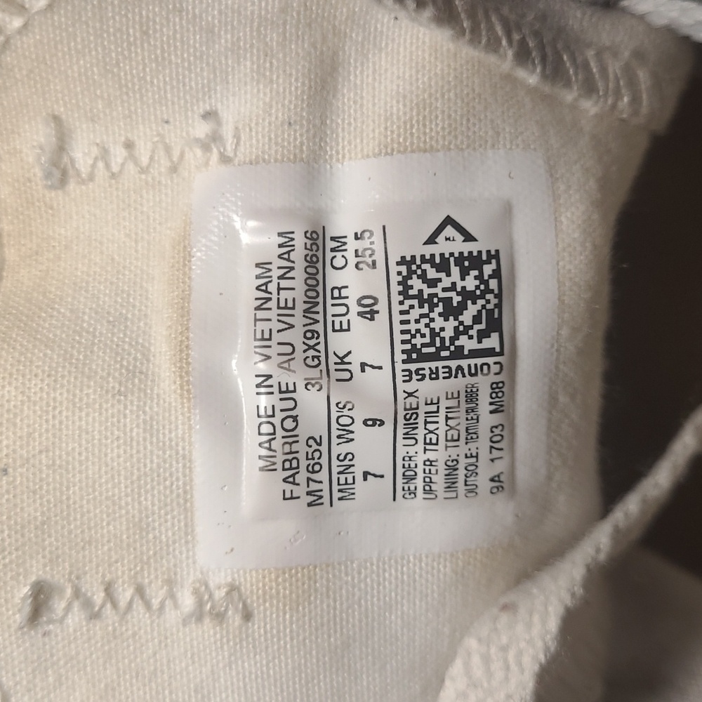 Converse - Picture 4 of 4